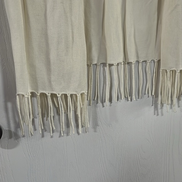 Cyrus Ivory Cream Vest with Fringe Size L - Picture 2 of 3